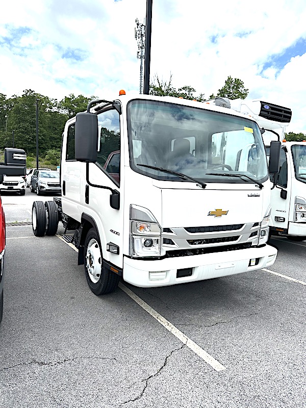 2024 LCF 4500 CREW CAB