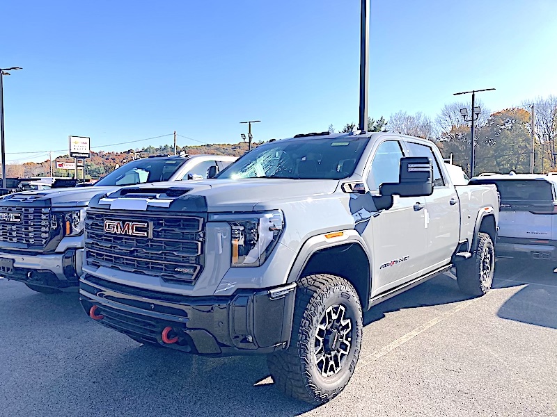 2025 GMC K2500 CREW CAB AT4