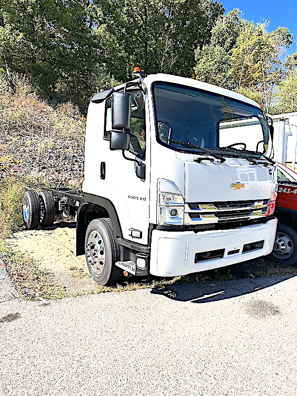 2025 LCF 6500XD CUMMINS DIESEL